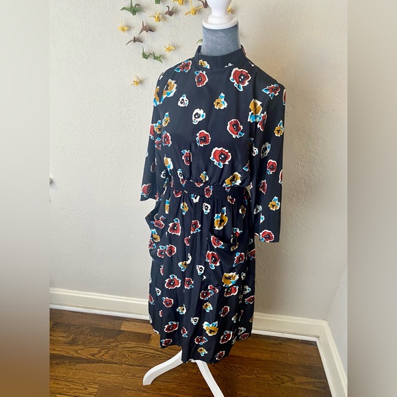 Roolee Women's Floral Dress with Elastic Waist Band and Front Pockets Size M - Picture 3 of 6